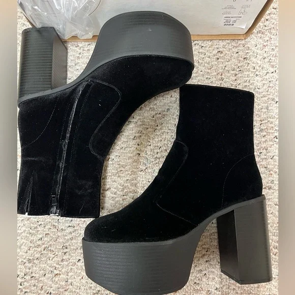 Urban Outfitters Black Platform Shoes - Picture 2 of 7